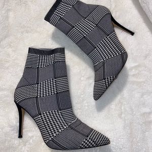 Sock boot heels